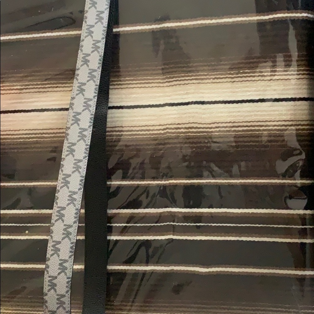 A new Michael kors belt - Picture 2 of 2